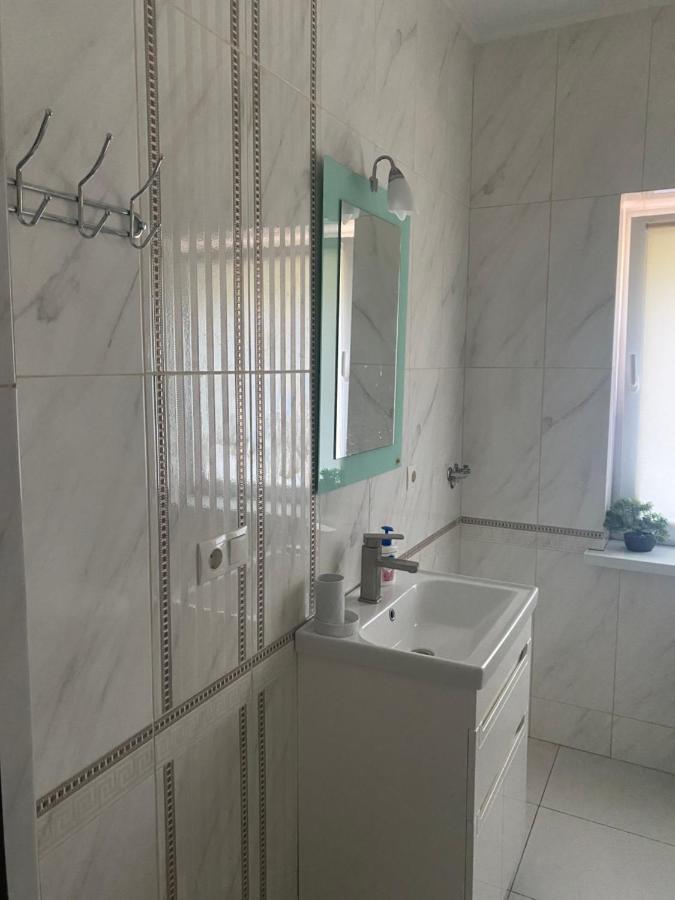 Guest House Olzhycha 45 Б Kiev Ngoại thất bức ảnh