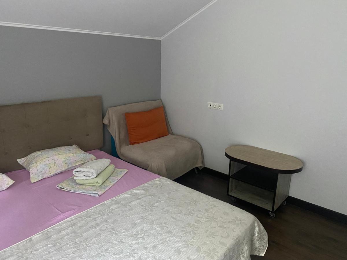 Guest House Olzhycha 45 Б Kiev Ngoại thất bức ảnh
