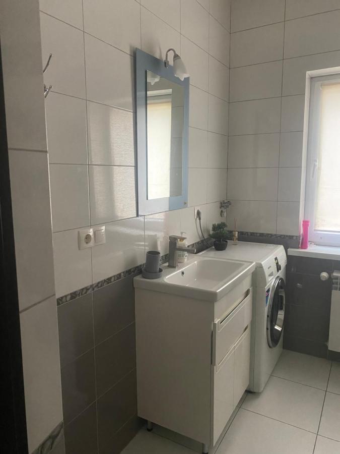 Guest House Olzhycha 45 Б Kiev Ngoại thất bức ảnh